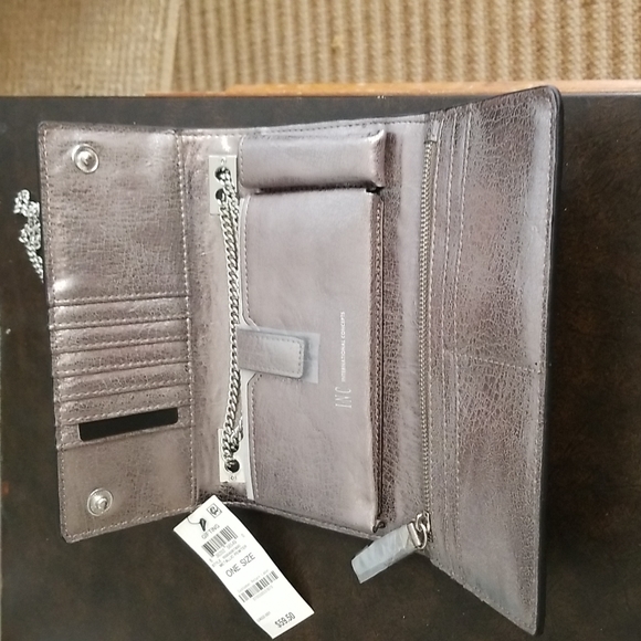 INC womens metallic pewter/silver crossbody clutch with silver chain strap - Picture 4 of 8